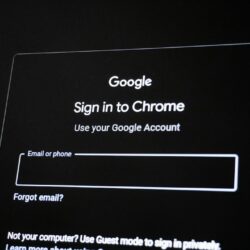 Google chrome sign-in screen with email field
