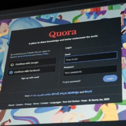 Quora login screen with email and password fields