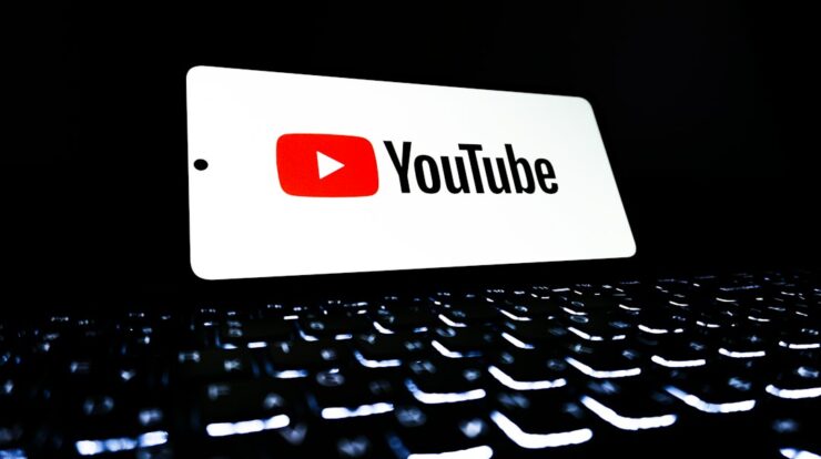 Youtube logo displayed on a keyboard